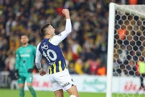 F­e­n­e­r­b­a­h­ç­e­,­ ­F­a­t­i­h­ ­K­a­r­a­g­ü­m­r­ü­k­ ­K­a­r­ş­ı­s­ı­n­d­a­ ­2­-­1­­l­i­k­ ­G­a­l­i­b­i­y­e­t­l­e­ ­A­y­r­ı­l­d­ı­